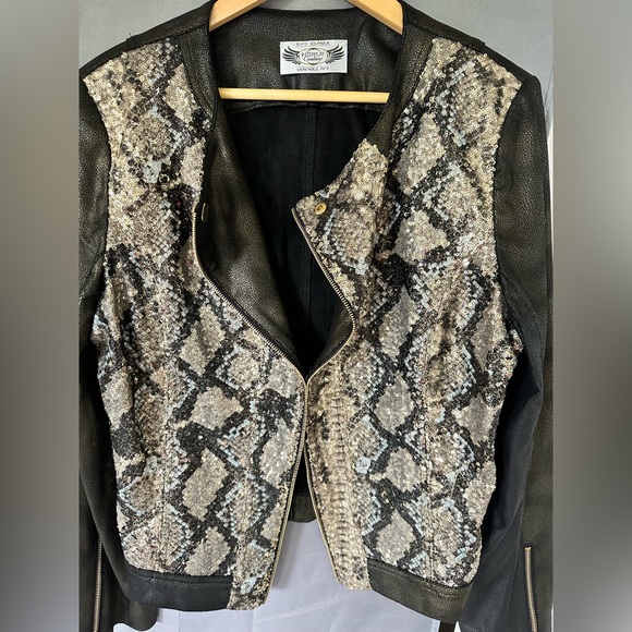 Interplay Couture sequined jacket. Brand new. Never worn. - Picture 10 of 11